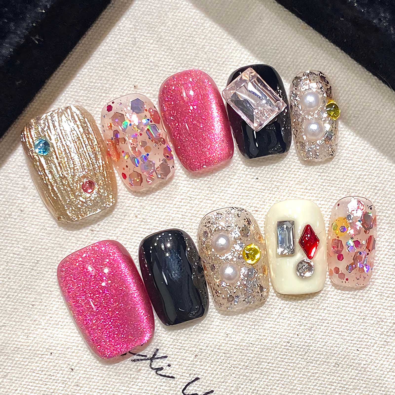Nail Art Eye Cat - เล็บปลอมสีชมพูแวววาวแบบทำด้วยมือเล็บปลอมมันวาวดีไซน์คริสตัลแวววาวทรงสี่เหลี่ยมสั้นดวงตาแมว
